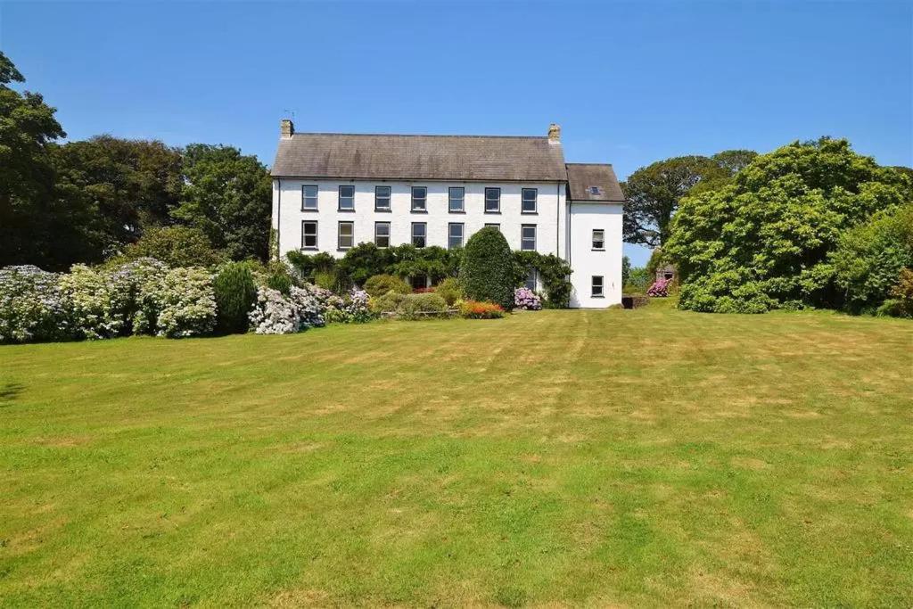 Maison d'hôtes Cuffern Manor à Roch Extérieur photo